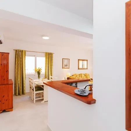 2 Beds Pool View Apt In Paradise Garden 3, Kato Apartment *