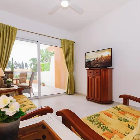 2 Beds Pool View Apt In Paradise Garden 3, Kato Appartement Paphos