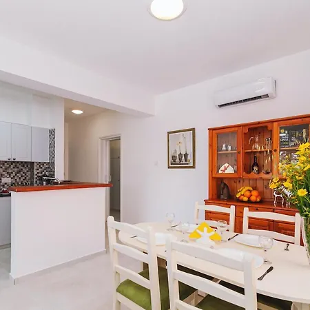 2 Beds Pool View Apt In Paradise Garden 3, Kato Appartement